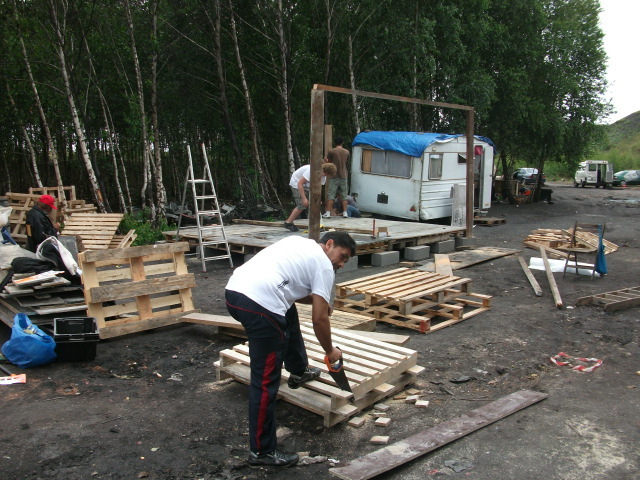 20110626-cabaneCampRroms-128.jpg 