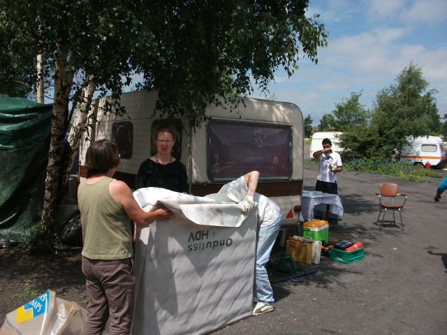 20110626-cabaneCampRroms-152.jpg 