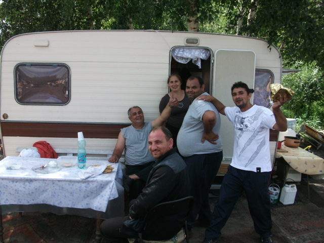 20110626-cabaneCampRroms-157.jpg 