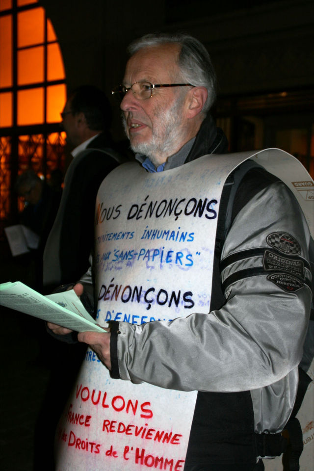 20111125-CercleDeSilenceLens-005.jpg 