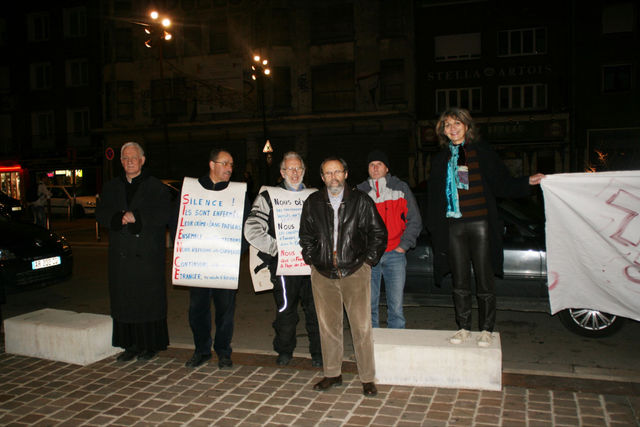 20111125-CercleDeSilenceLens-073.jpg 
