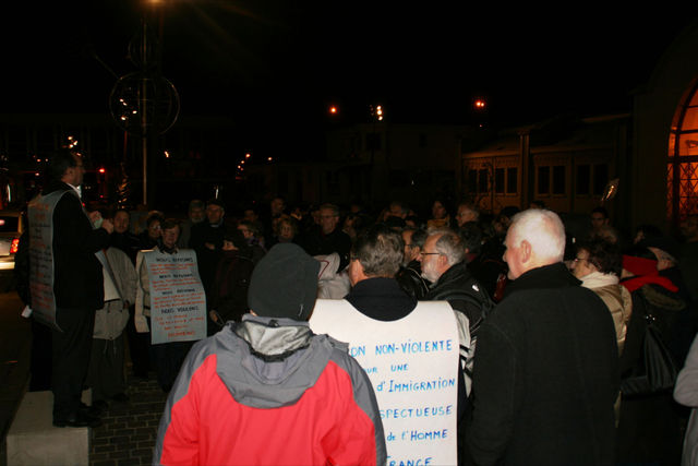 20111125-CercleDeSilenceLens-086.jpg 